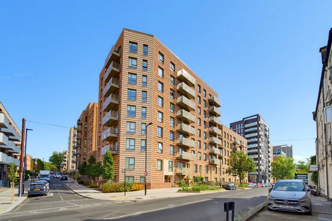 12, Pembrey Court, London photo 2