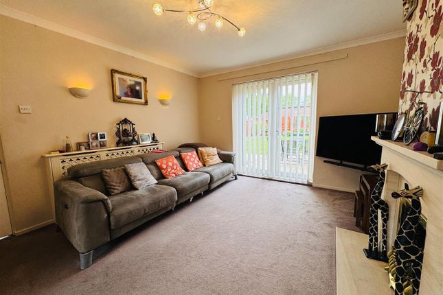 126, Railey Road, Crawley photo 3