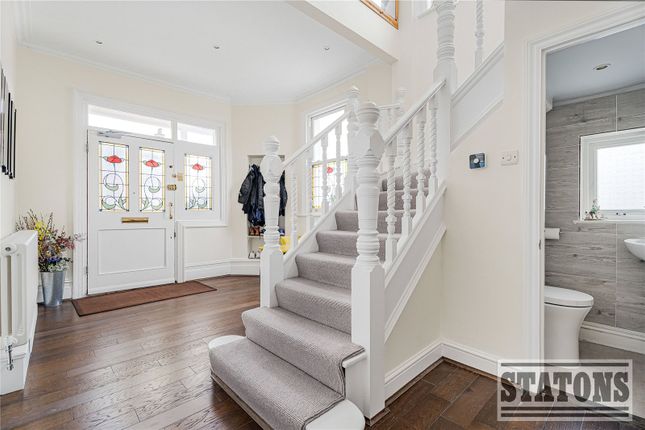 26, Fitzjohn Avenue, Hertfordshire photo 3