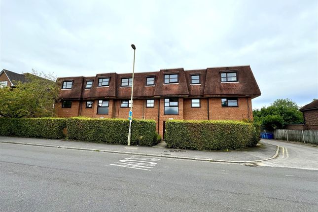 Thumbnail Flat for sale in Albert Street, Fleet