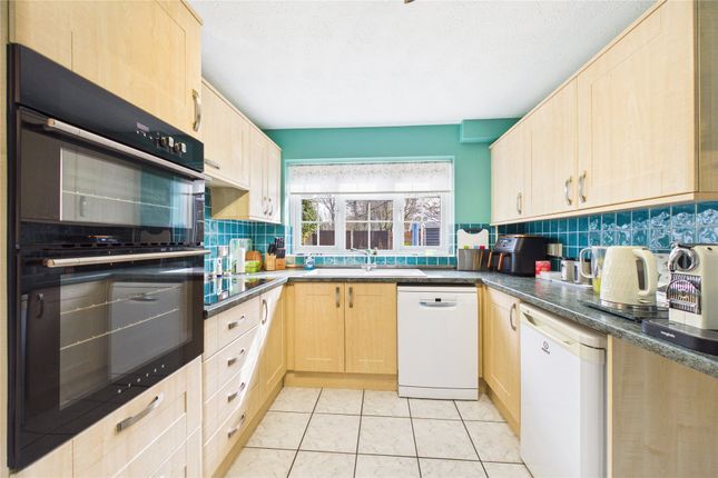 183, Sandy Lane, Farnborough photo 4