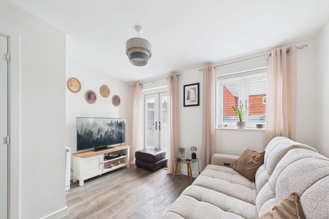 62 Aintree Avenue, Towcester photo 3