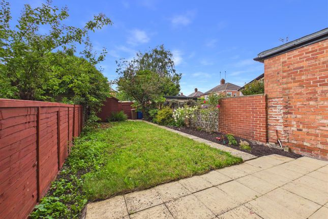 17, Beck Bank, Cottingham photo 2
