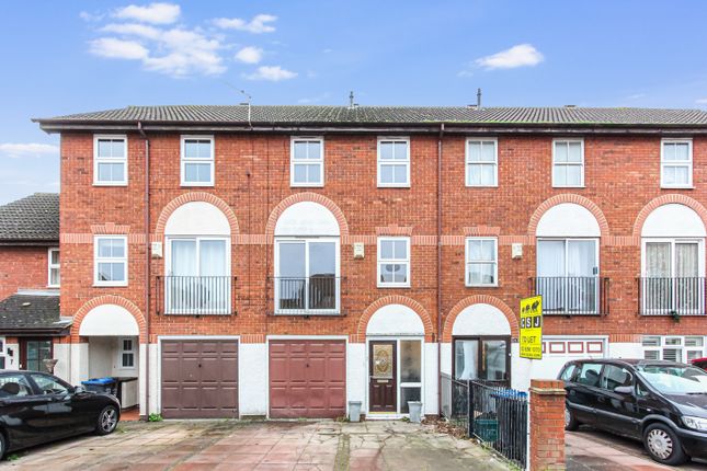 Town house to rent in Kennet Square, Colliers Wood Borders, Mitcham