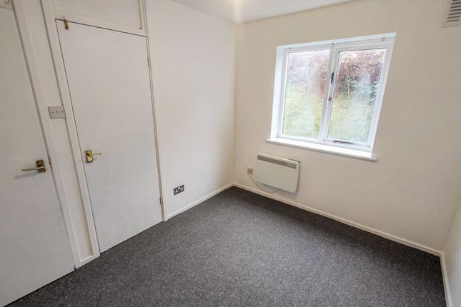 Flat to rent in Hattersfield Close, Belvedere