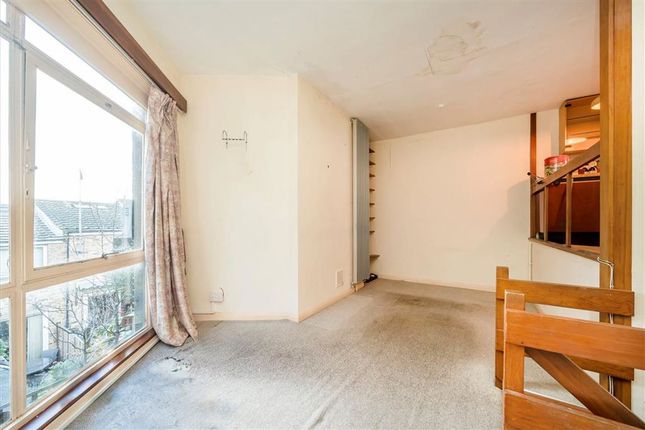 The Mezzanine, 8, West Grove, London photo 4