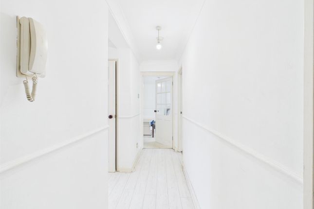 28, Roedean Court, Brighton photo 3