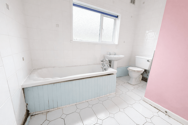 67 Pottery Street, Llanelli photo 4