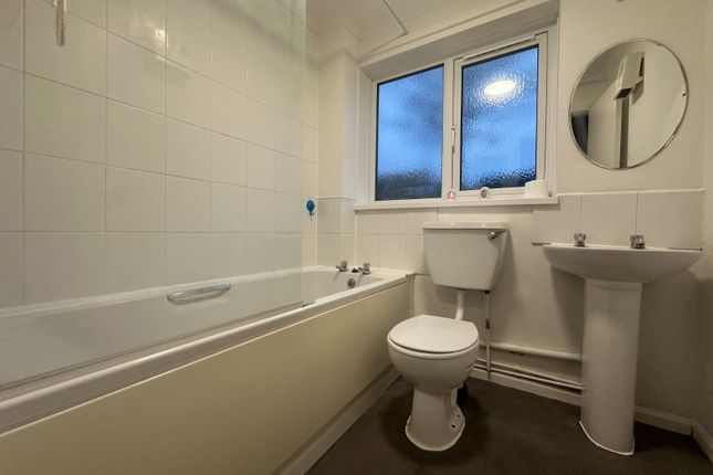 3, Bronte Court, Hull photo 5