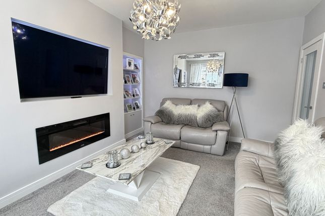 15 Woodburn Gardens, Dalkeith photo 2