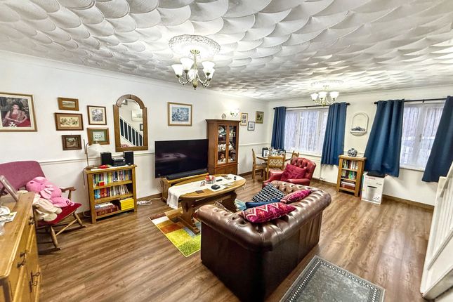 2, Rutherford View, Peterlee photo 2