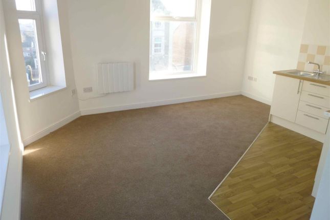 Flat 4, 189, Court Road, Barry photo 2