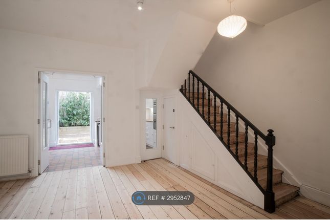 Cornwallis Road, London photo 4