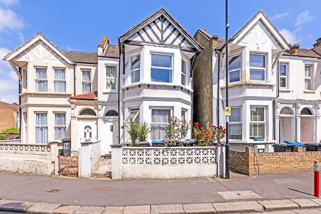 Thumbnail Flat for sale in Lodge Road, Croydon