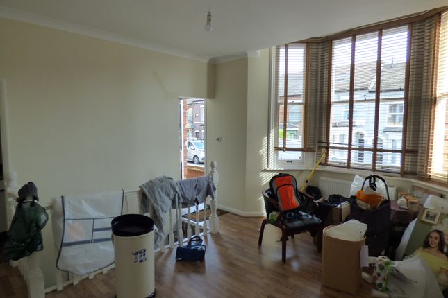 Stockwood Crescent, Luton photo 3