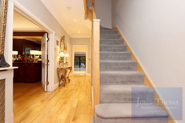 6, Regents Drive, Woodford Green photo 2