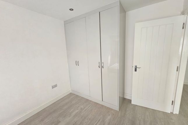 Flat to rent in Carlisle Gardens, Ilford