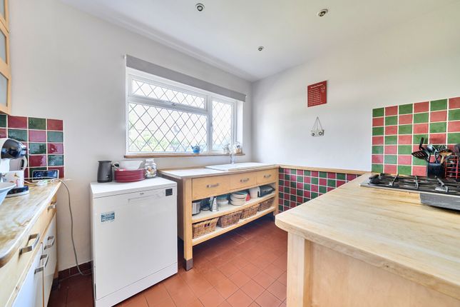 4, Camomile Avenue, Surrey photo 3
