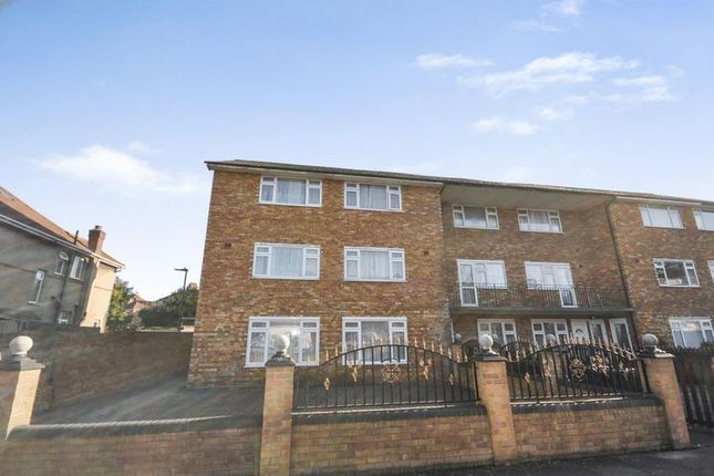 Homes For Sale In Dormers Wells Infant School London Ub1 Buy
