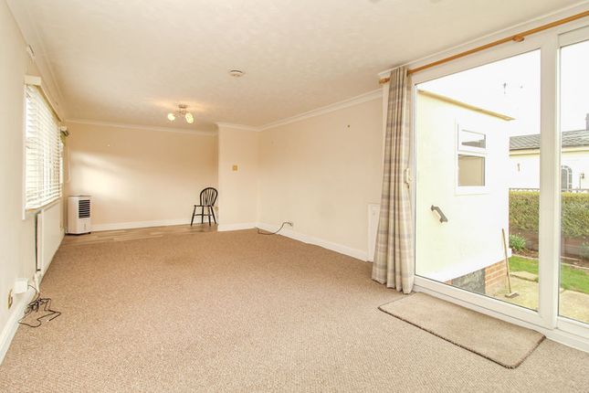 3, Woodland Park, Bedford photo 2