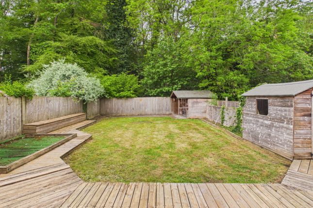 6, Westway, Buckinghamshire photo 3