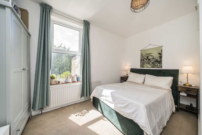 24A, Strathville Road, London photo 4