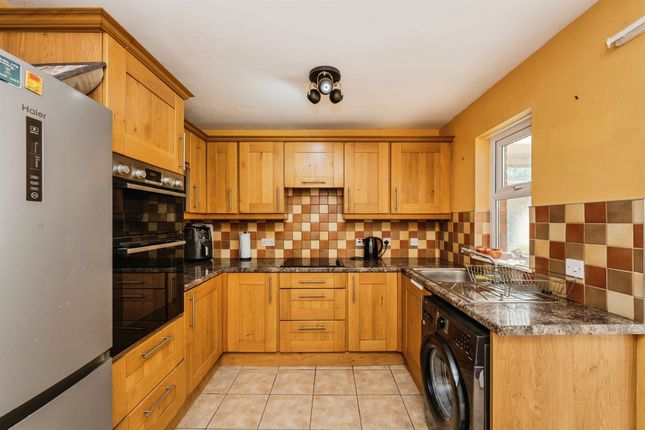 12, Bryncelyn, SWANSEA photo 4