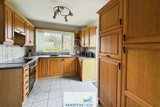 18, Limestone Close, Worksop photo 3