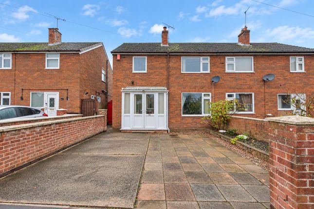 3-bed semi-detached on Flatts Lane, Nottingham, £210,000