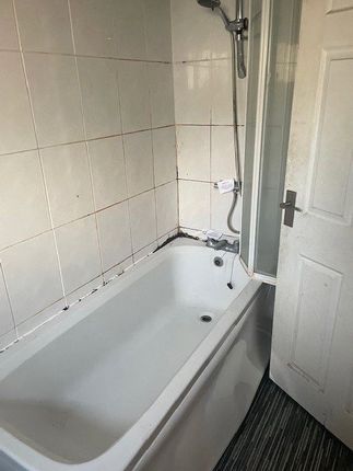 Terraced house for sale in Rudge Close, Willenhall, West Midlands
