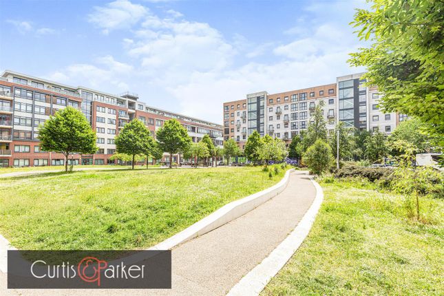 Thumbnail Flat for sale in Warple Way, London