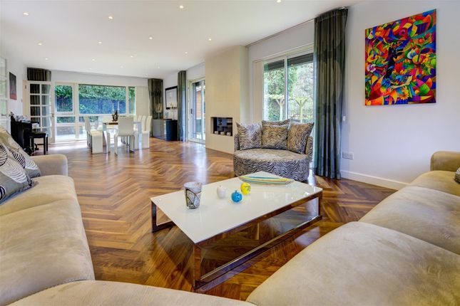 Thumbnail Property for sale in West Heath Avenue, Golders Hill Park