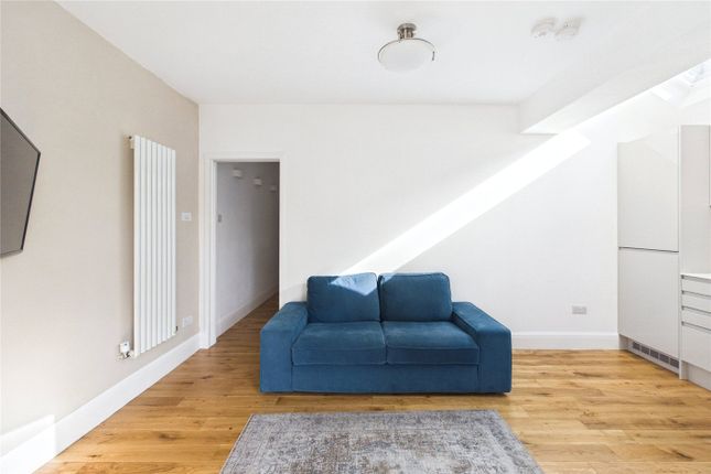 Flat 2, 65, Tierney Road, London photo 4