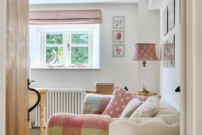 Bow Cottage, 17, Duck Lane, Templecombe photo 4