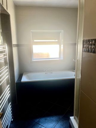 106, New Road, Skewen photo 4