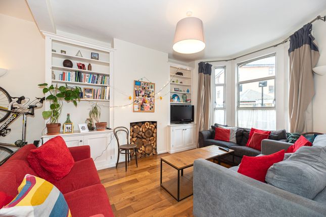 21 Searles Road, London photo 4
