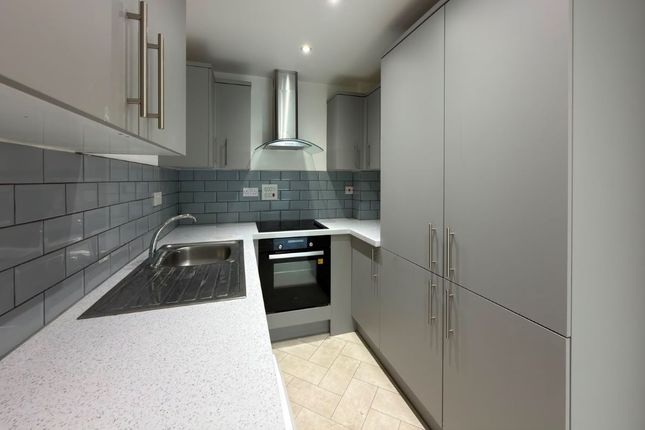 32, Hornsey Road, London photo 3