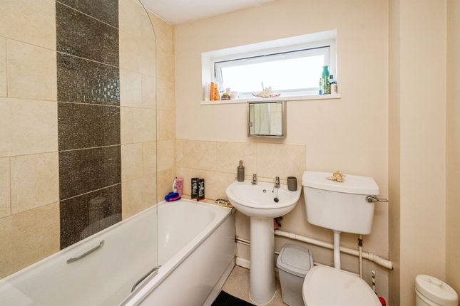 End terrace house for sale in Greenlands Avenue, Redditch