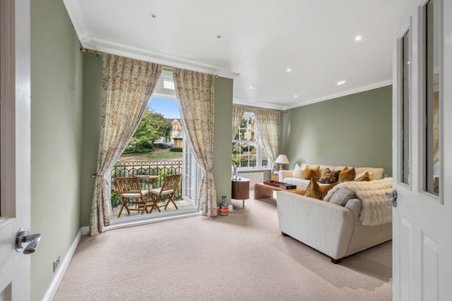 Southlands Drive, London photo 4