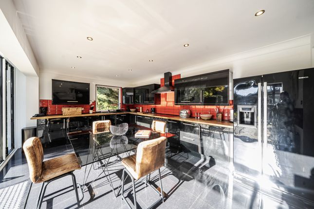 30 Hadrian Way, Chilworth photo 4