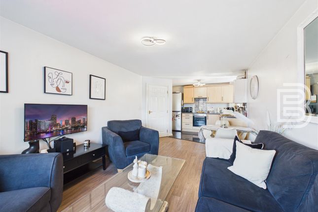 25, Blossom Way, Rugby photo 2