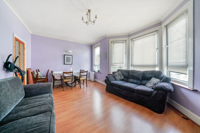 38 Elliott Road, Thornton Heath photo 4