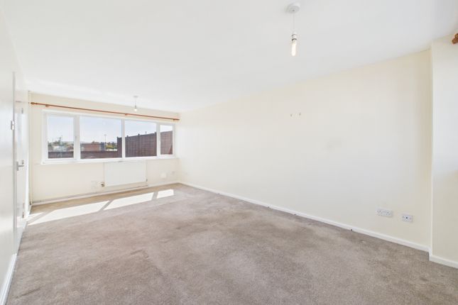 7, Queens Court, Tewkesbury photo 4