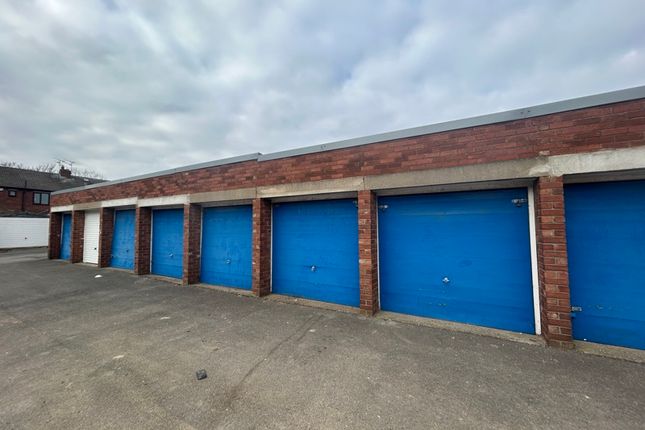 Thumbnail Commercial property to let in Glenfield Garages, Glenfield Avenue, Hexthorpe, Doncaster