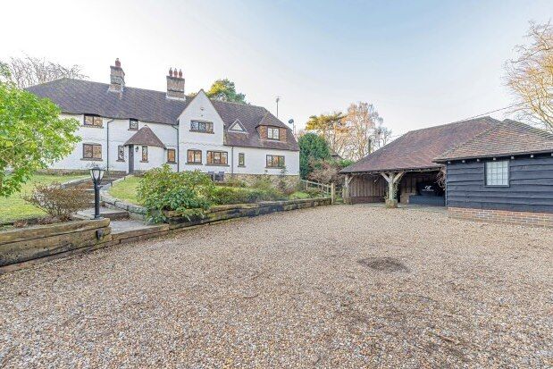 Thumbnail Detached house to rent in Threals Lane, Pulborough