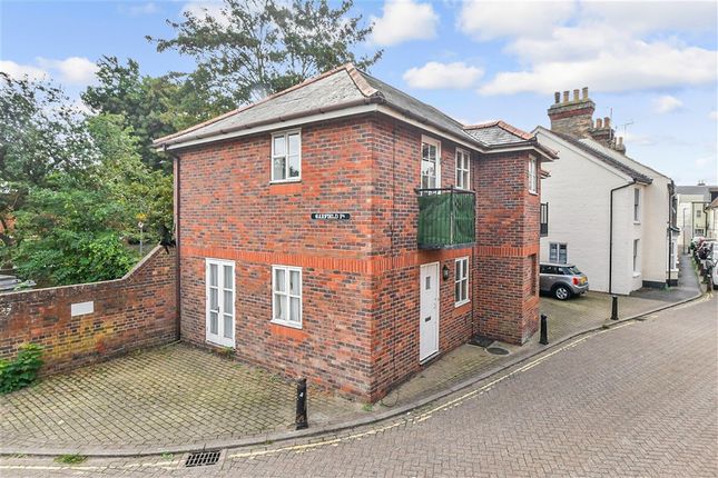1-bed flat on Garfield Place, Faversham, £150,000