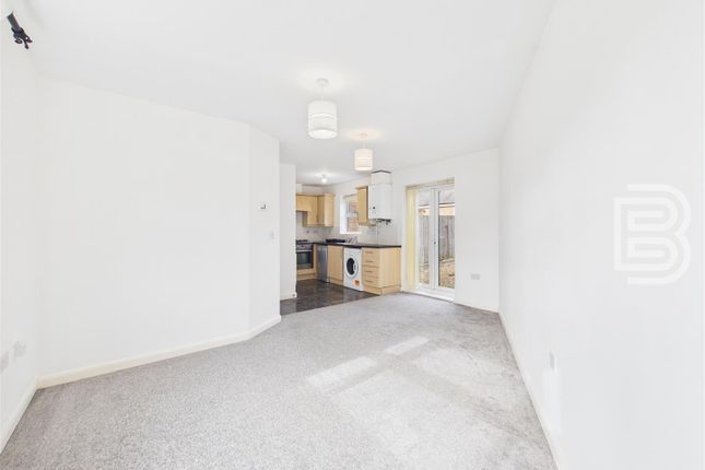 10, Overbecks Close, Rugby photo 3