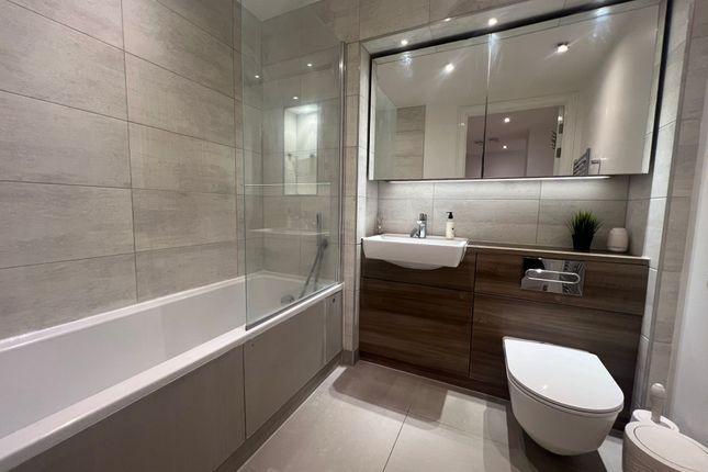 Flat 18 Yardley Court, 1, Garnet Place, Yiewsley, West Drayton photo 5