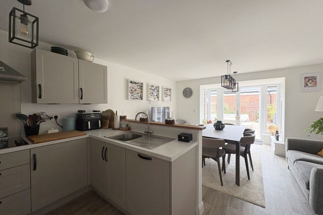 7 Juneberry Road, Ashchurch, Tewkesbury photo 2