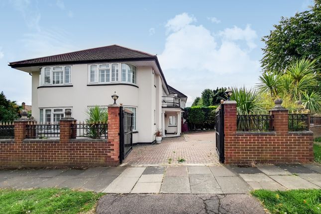 Thumbnail Detached house for sale in Chase Road, London